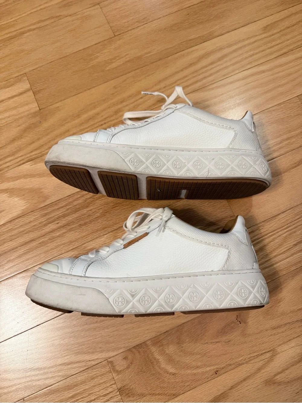 Tory Burch Cream White Leather Low-Top Sneakers
